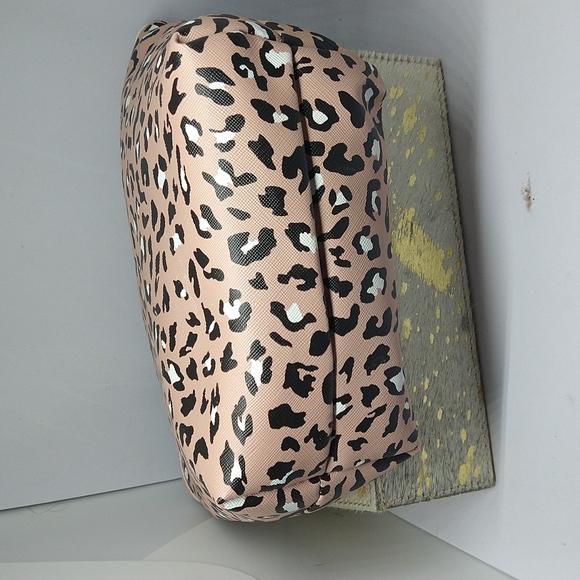 Nicole Miller leopard skin cosmetic bag - Picture 4 of 5